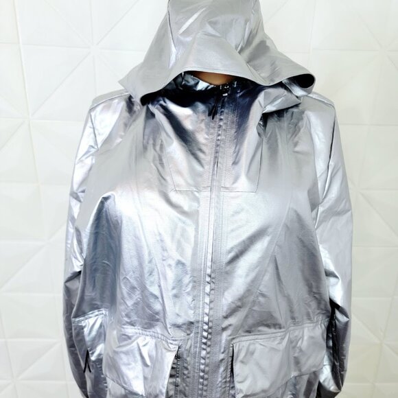 Lululemon Women's Silver Lab Hooded Metallic FullZip Windbreaker Jacket Size XXL - Picture 3 of 9